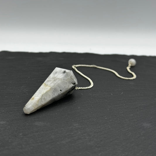 Mēnessakmens (Moonstone) Svārsts