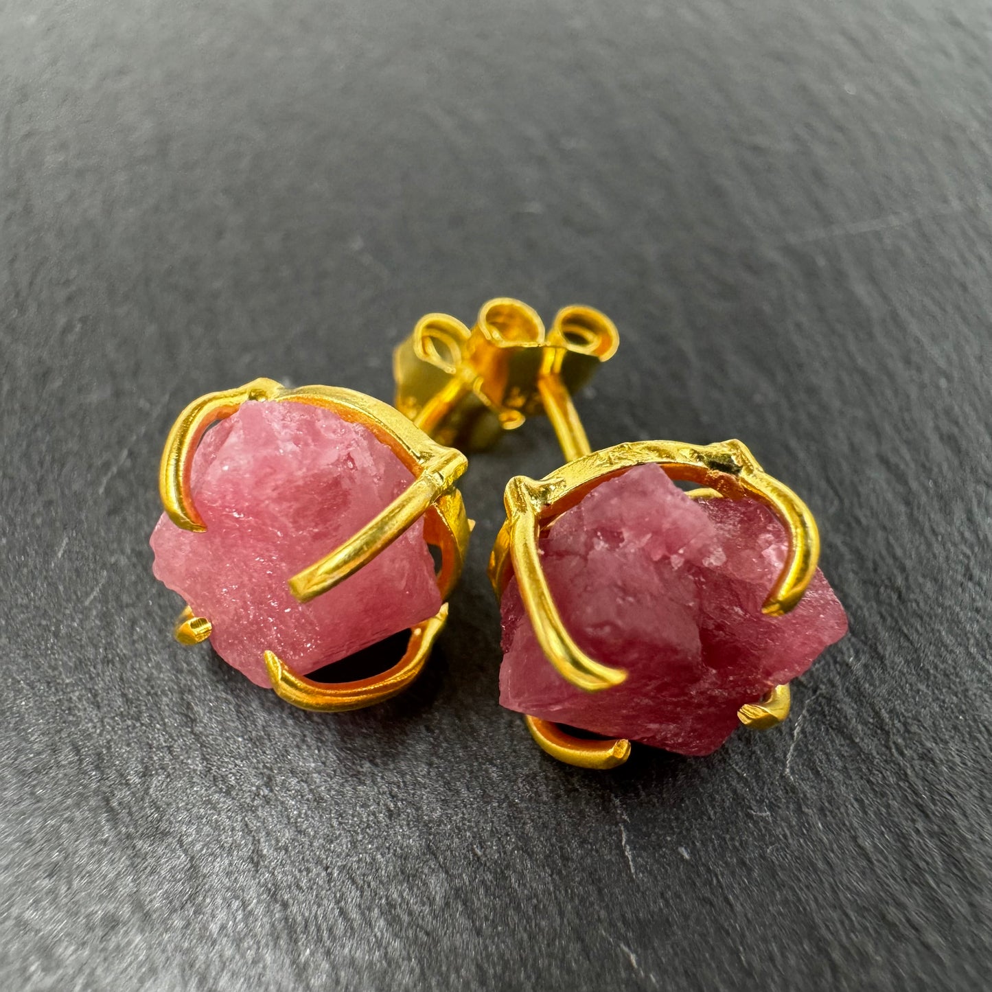 Auskari no dabīgiem Rozā Turmalīna (Pink Tourmaline) akmeņiem