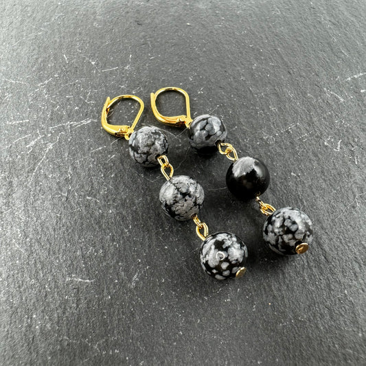 Auskari no dabīgiem Sniegpārslu Obsidiāna (Snowflake Obsidian) akmeņiem